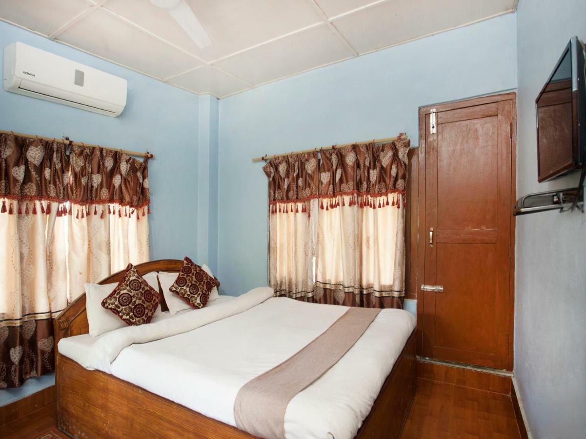 Spot On 486 Hotel Holy Lodge Sauraha Ngoại thất bức ảnh