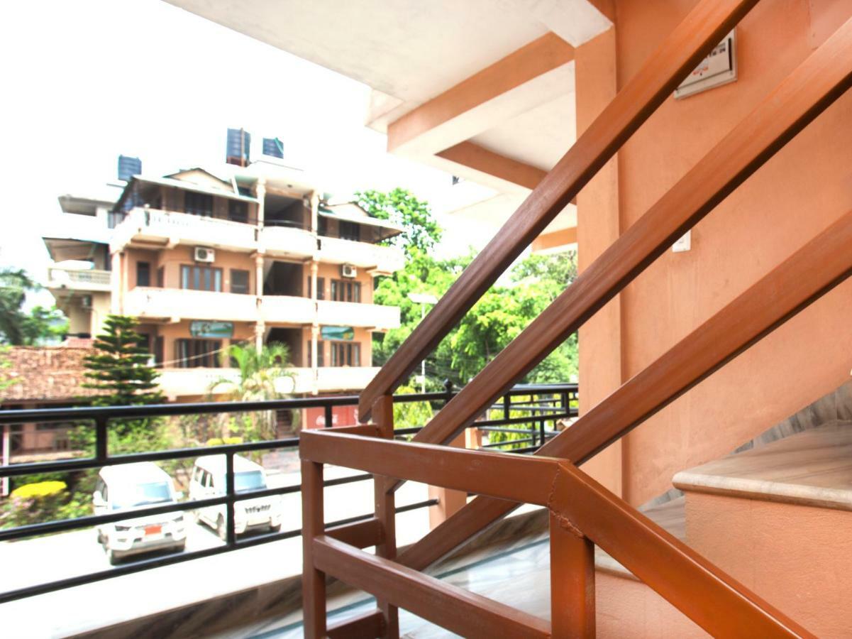 Spot On 486 Hotel Holy Lodge Sauraha Ngoại thất bức ảnh