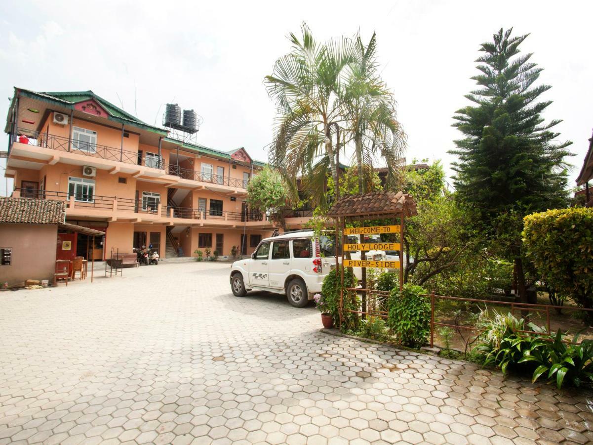 Spot On 486 Hotel Holy Lodge Sauraha Ngoại thất bức ảnh